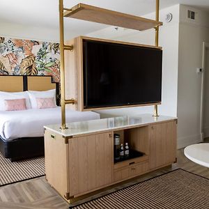 Concha 1 Bedroom Suite 1 Bedroom Suite 1 King Sofa bed